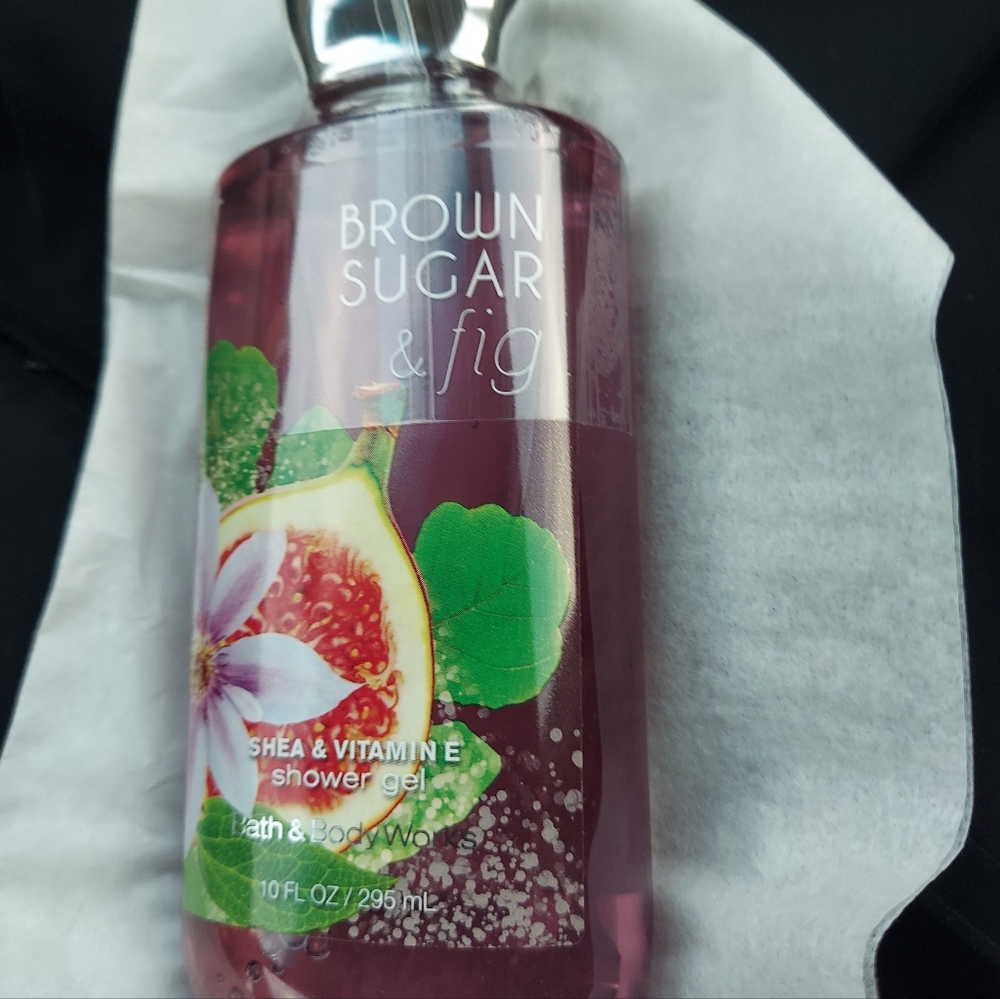 Brown sugar and fig shower gel by bath and body works